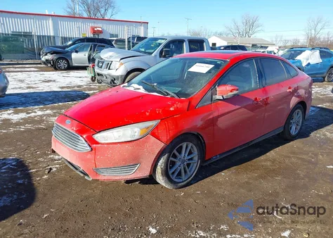 2015 Ford Focus Se z USA, uszkodzony, nr VIN 1FADP3F29FL317148